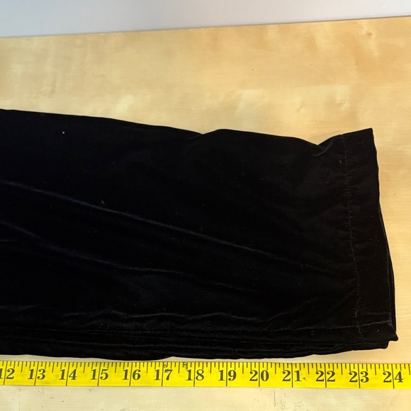 GAP velvet V-Neck Jumpsuit - Picture 15 of 15